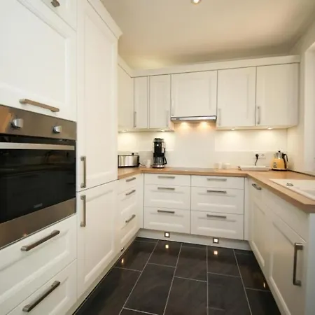 1 Holiday home